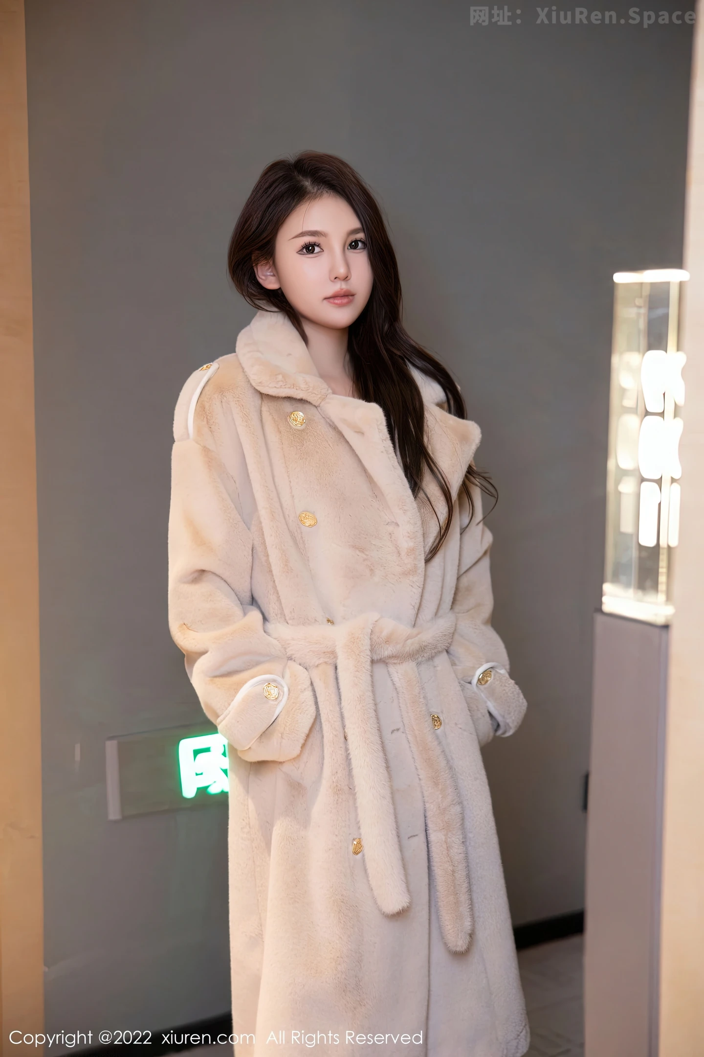 图片[2]-[XiuRen秀人网]2022.12.19 VOL.6013 美七Mia 白色连体比基尼泳装性感私房写真集-秀人网官方网站